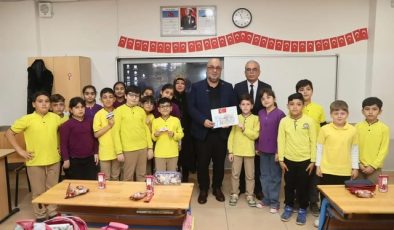 BAŞKAN AKPINAR’DAN ANLAMLI OKUL ZİYARETİ