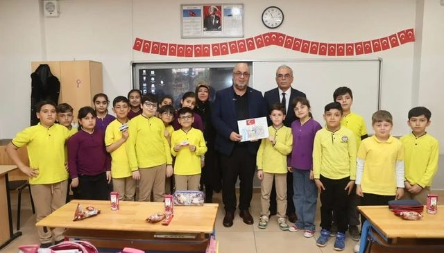 BAŞKAN AKPINAR’DAN ANLAMLI OKUL ZİYARETİ