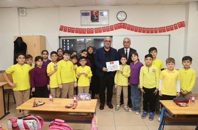 BAŞKAN AKPINAR’DAN ANLAMLI OKUL ZİYARETİ