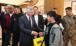 Vali Ünlüer Trafik Haftası Etkinliğinde Vatandaşlarla Buluştu