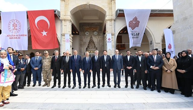 Tarihi Ulu Camii, Cumhurbaşkanı Erdoğan’ın Canlı Bağlantıyla Katıldığı Törenle İbadete Açıldı