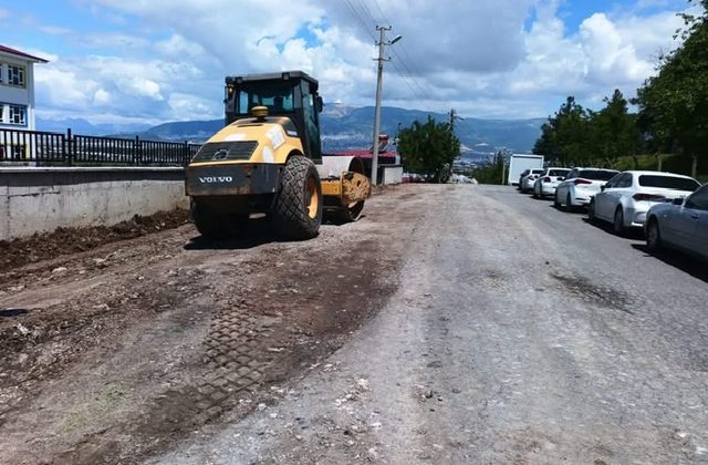 Karşıyaka Mahallesi’nde Asfalt Öncesi Çalışmalar Sürüyor