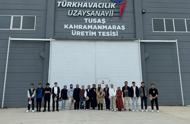Milli Teknoloji Hamlesi Gençlere Yerinde Anlatıldı