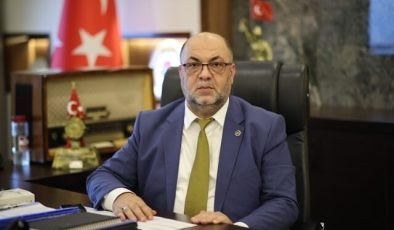BAŞKAN MEHMET AKPINAR’DAN DÜŞÜNDÜREN MAKALE: “GECENİN DÖRDÜNDE UYANIK KALABİLMEK…”