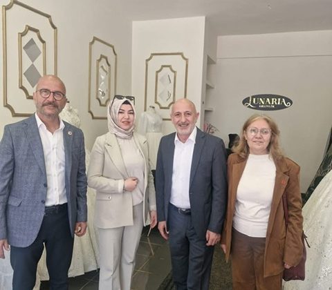 ALİ ÖZTUNÇ KAHRAMANMARAŞ’TA ESNAFI ZİYARET ETTİ: “ESNAFIMIZ ZOR GÜNLERDEN GEÇİYOR”