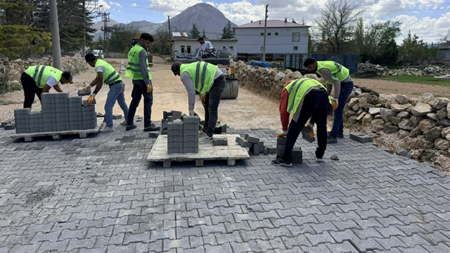 Elbistan’da İğde Mahallesi’nin Yolları Yenileniyor