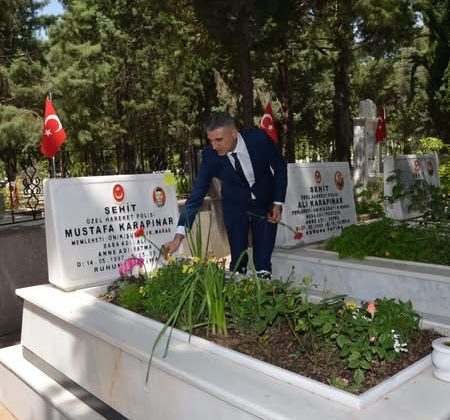 SGK Heyetinden Şehitliğe Anlamlı Ziyaret