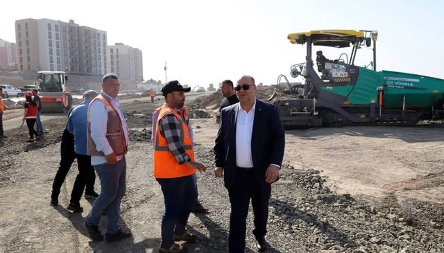 Doğukent Güneşevler’de Asfalt Çalışmaları Hız Kazandı