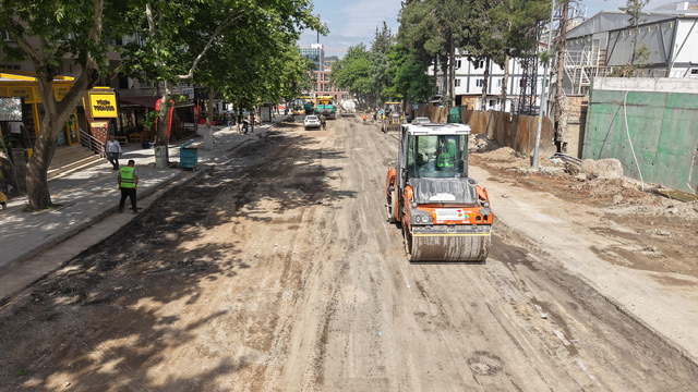 Büyükşehir, Cahit Zarifoğlu Caddesi’nde Kapsamlı Yenileme Çalışması Başlattı