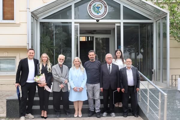Eczacı Davut Zedeli’ye 50. Meslek Yılı Onuru