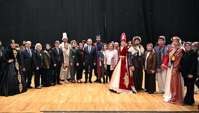 KSÜ’de Anadolu Kültürü Giysi Sunumuyla Sahneye Taşındı