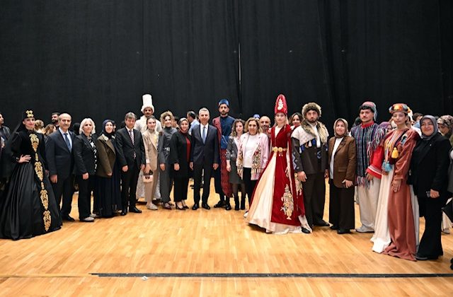 KSÜ’de Anadolu Kültürü Giysi Sunumuyla Sahneye Taşındı