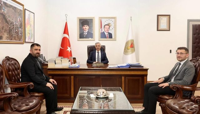 VALİ ÜNLÜER, ÇAĞLAYANCERİT BELEDİYE YÖNETİMİNİ AĞIRLADI