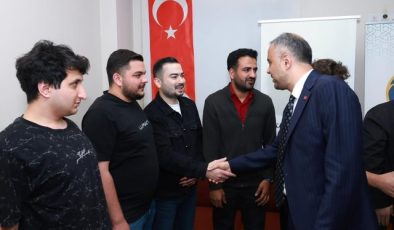 BAŞKAN HANİFİ TOPTAŞ GENÇLERLE BULUŞTU