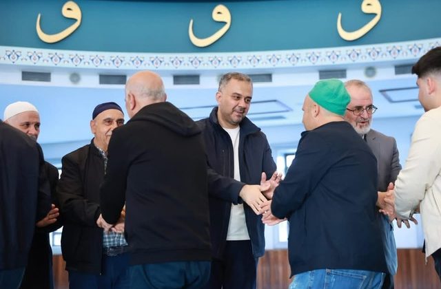 Başkan Toptaş Bayram Namazını Vatandaşlarla Birlikte Kıldı