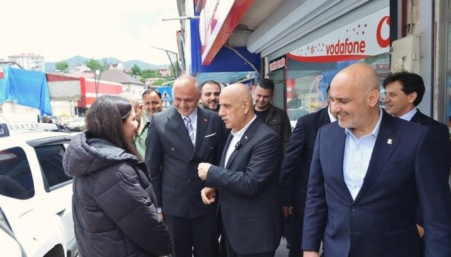 Prof. Dr. Vahit Kirişçi ve İl Başkanı M.Burak Gül’den Andırın’a Bayram ziyareti
