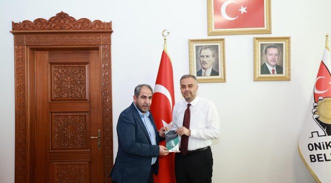 Kahramanmaraş’ta Balıkçılık Kültürünü Anlatan Eser Başkan Toptaş’a takdim edildi