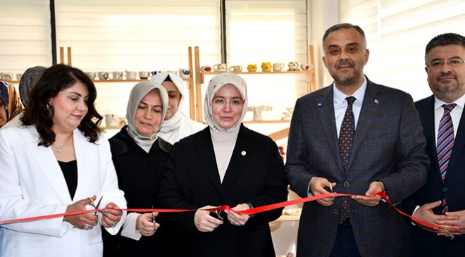 Onikişubat Belediyesi Kadın Emeği Seramik Atölyesi’nin eserleri görücüye çıktı