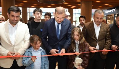 Gençlerin Tezhip Sergisi Piazza AVM’de Sanatseverlerle Buluştu