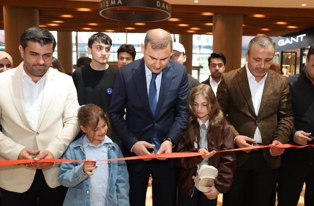 Gençlerin Tezhip Sergisi Piazza AVM’de Sanatseverlerle Buluştu