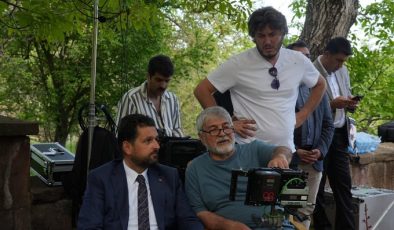 BİTLİS, AHLAT – Anadolu’nun köklü tarihi ve eşsiz doğal güzellikleriyle saklı bir hazinesi olan Bitlis’in Ahlat ilçesi, dev bir sinema projesine ev sahipliği yapıyor.