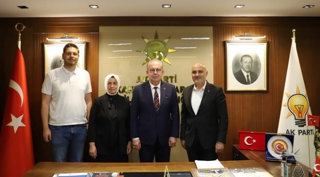 Mavi Vatan’ın Mimarı Cihat Yaycı AK Parti İl Başkanlığını Ziyaret Etti