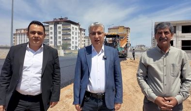 Cumhuriyet Mahallesi’nde Asfalt Çalışmaları Hız Kesmeden Devam Ediyor