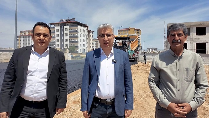 Cumhuriyet Mahallesi’nde Asfalt Çalışmaları Hız Kesmeden Devam Ediyor