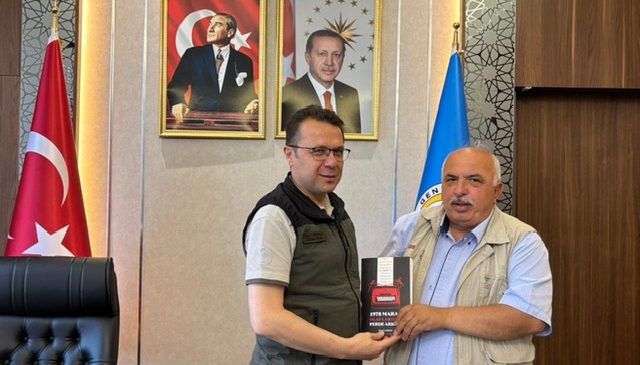 “1978 Maraş Olaylarının Perde Arkası” Cabaroğlu’na Takdim Edildi