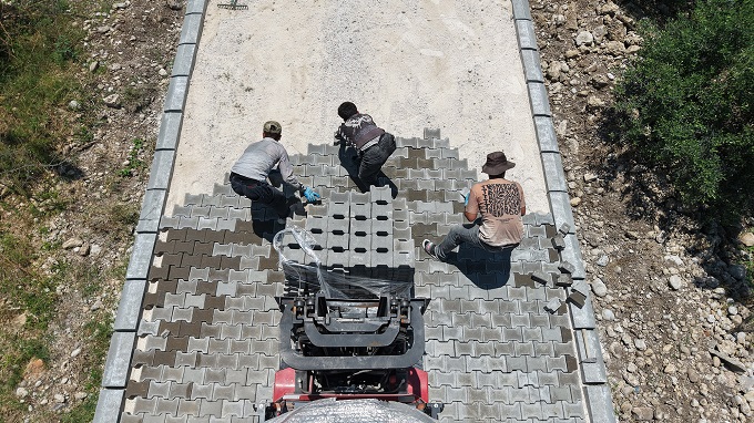 Büyükşehir, Andırın Kırsalında Yol Yatırımlarını Sürdürüyor