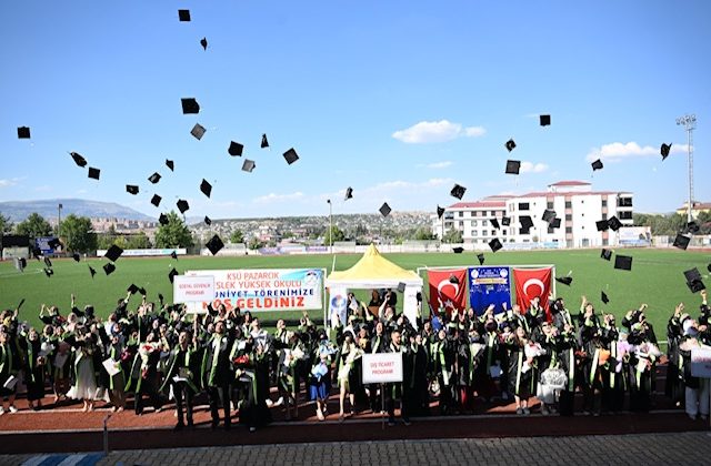 Pazarcık Meslek Yüksekokulu’nda Mezuniyet Heyecanı