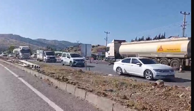Ünal Ateş: “Kahramanmaraş Plansız Uygulamalarla Trafik Çilesine Mahkûm Edildi”