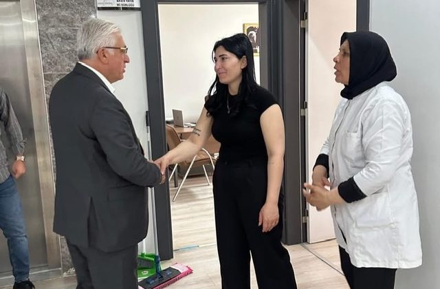 Başkan İkizer Bayram Sonrası İlk Mesaisine Personelle Başladı