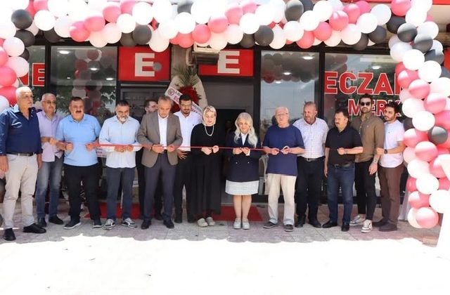 Genç Eczacı Hüsne Argama Kendi Eczanesini Açtı