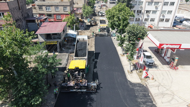 Büyükşehir, Eski Sanayi Sitesinin Yollarını Bir Bir Asfaltlıyor