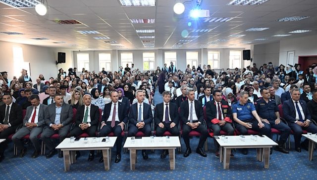 Afşin Sağlık Yüksekokulunda Mezuniyet Coşkusu