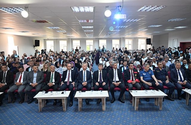 Afşin Sağlık Yüksekokulunda Mezuniyet Coşkusu