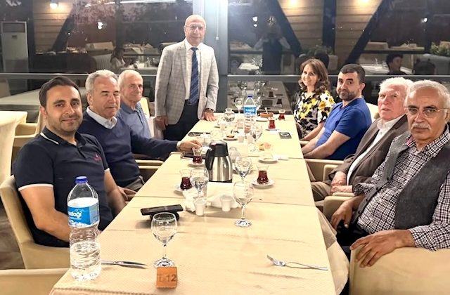 KEV Yönetimi, Prof. Dr. Ali Çağlar’a Emeklerinden Dolayı Teşekkür Etti