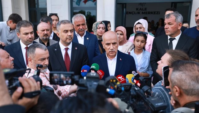 Onikişubat Belediyesi’nin Kale Gençlik Merkezi yoğun katılımla hizmete açıldı