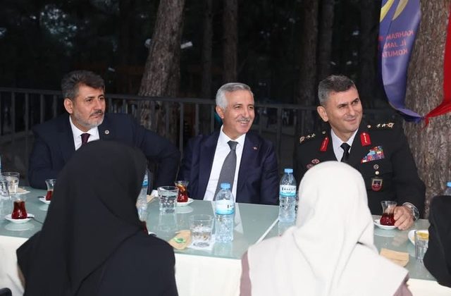 Vali Ünlüer, Jandarma Teşkilatı’nın 187. Kuruluş Yıl Dönümü Programında Şehit ve Gazi Aileleriyle Buluştu