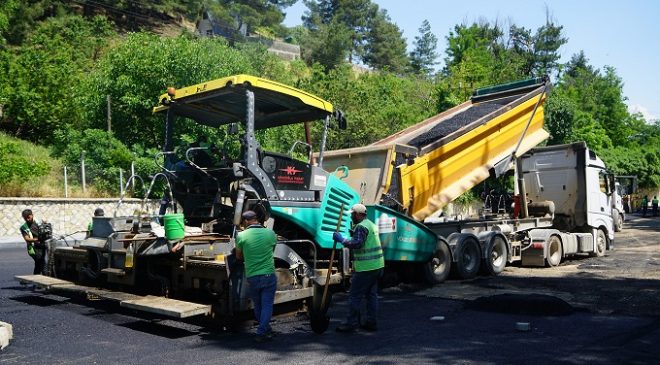 Büyükşehir, Dulkadiroğlu Pınarbaşı Caddesi’nde Asfalt Mesaisine Başladı