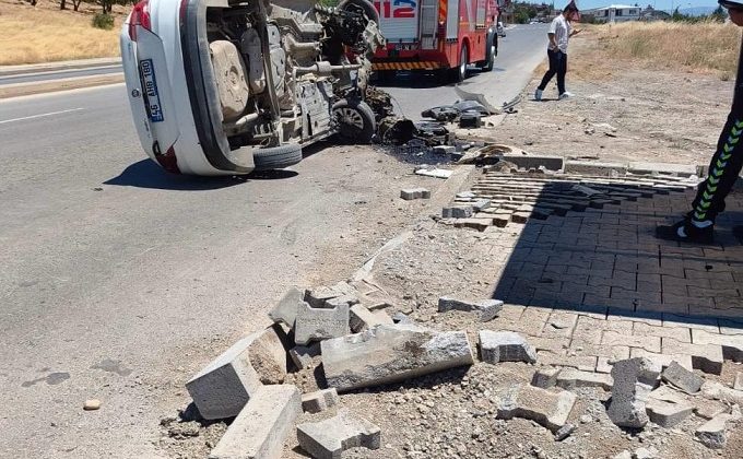 Kahramanmaraş’ta otomobil devrildi: Sürücü yaralandı
