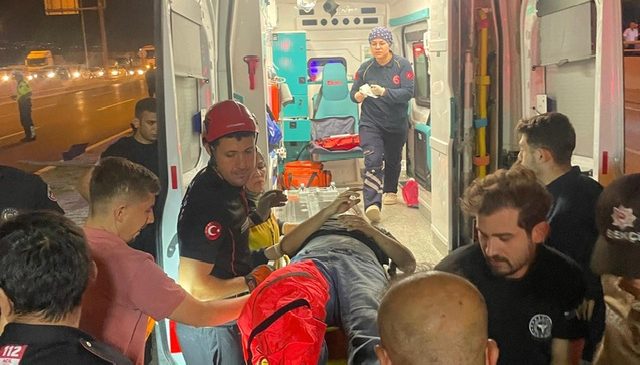 Kahramanmaraş’ta Feci Kaza: Otomobil Direğe Çarptı, 1’i Ağır 2 Yaralı