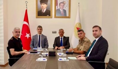 Vali Mükerrem Ünlüer  Futbol Sezonu Öncesi Spor Güvenliği Zirvesine katıldı