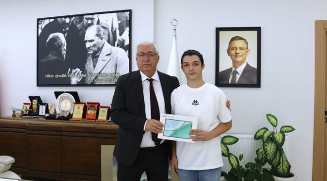 LGS Türkiye Birincisi Berken Duran Sarıtaş’a Başkan İkizer’den Tebrik