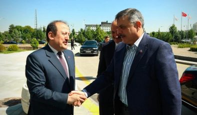 İçişleri Bakanı Mustafa Çifçi: “Milletimizin Huzuru ve Güvenliği İçin Kararlılıkla Çalışıyoruz”  İçişleri Bakanı Mustafa Çifçi, AFAD Başkanlığı’nda gerçekleştirilen değerlendirme toplantısında a