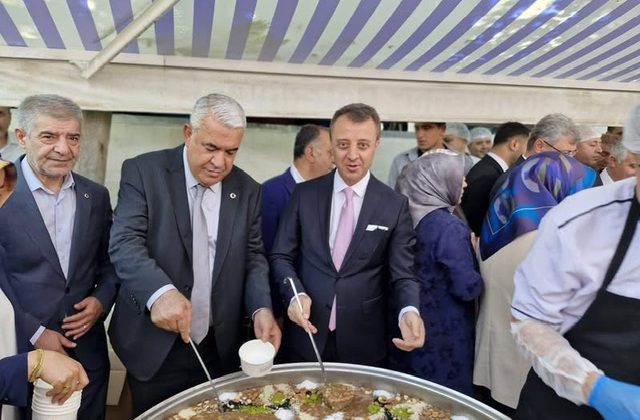 KMESOB Başkanı Ahmet Kuybu, Büyükşehir Belediyesinin Aşure Programına Katıldı