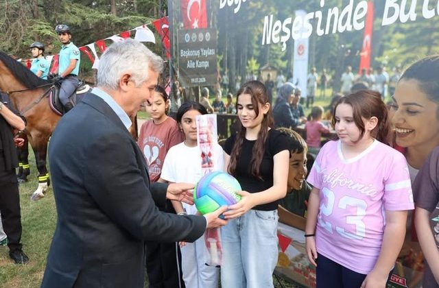 Vali Ünlüer, Şehit ve Gazi Çocuklarının Karne Sevincine Ortak Oldu