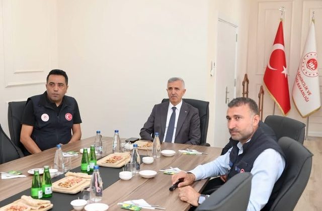 Vali Ünlüer, Emlak Konut Ofisi’nde Çalışmaları Yerinde İnceledi