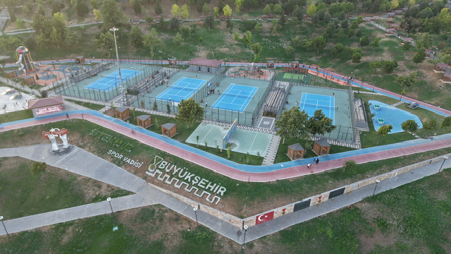 Büyükşehir’in Ödüllü Turnuvasında 180 Sporcu Şampiyonluk İçin Ter Döküyor